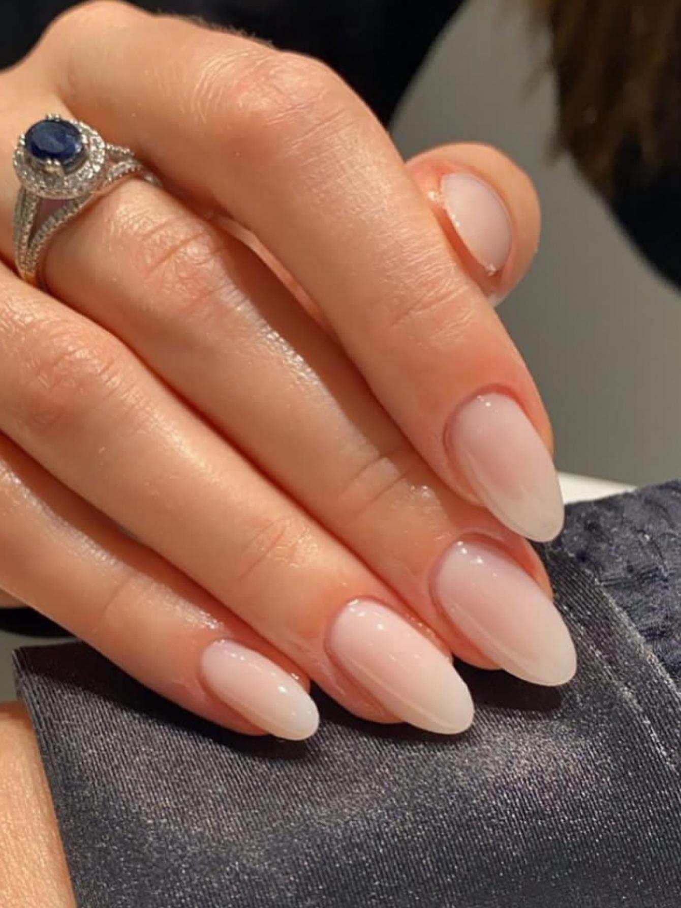 Resin Art Easy - 24pcs Medium Almond-Shaped Ombre Glossy Nail
