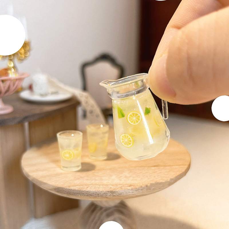 Resin Art Kitchen - 1:12 Dollhouse Mini Lemon Juice Jug
