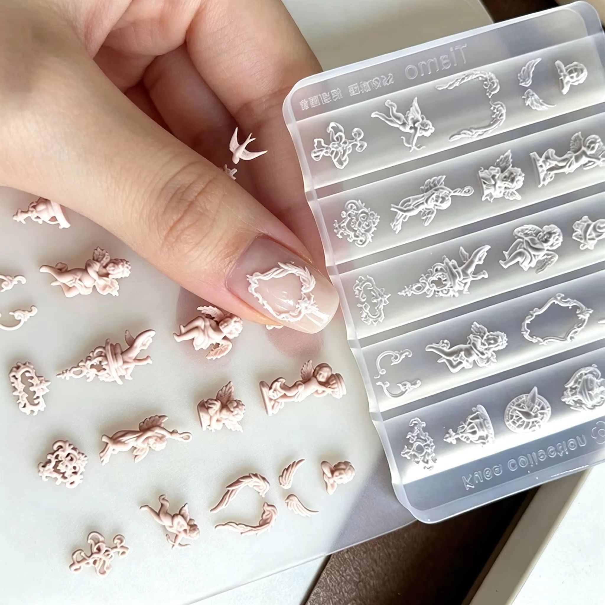 Resin Art Template - 1pcs 3D Vintage Cupid & Floral